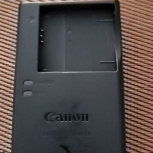 Used Canon Power Shot ELPH 360 HS 12Xoptical Zoom with case and charger